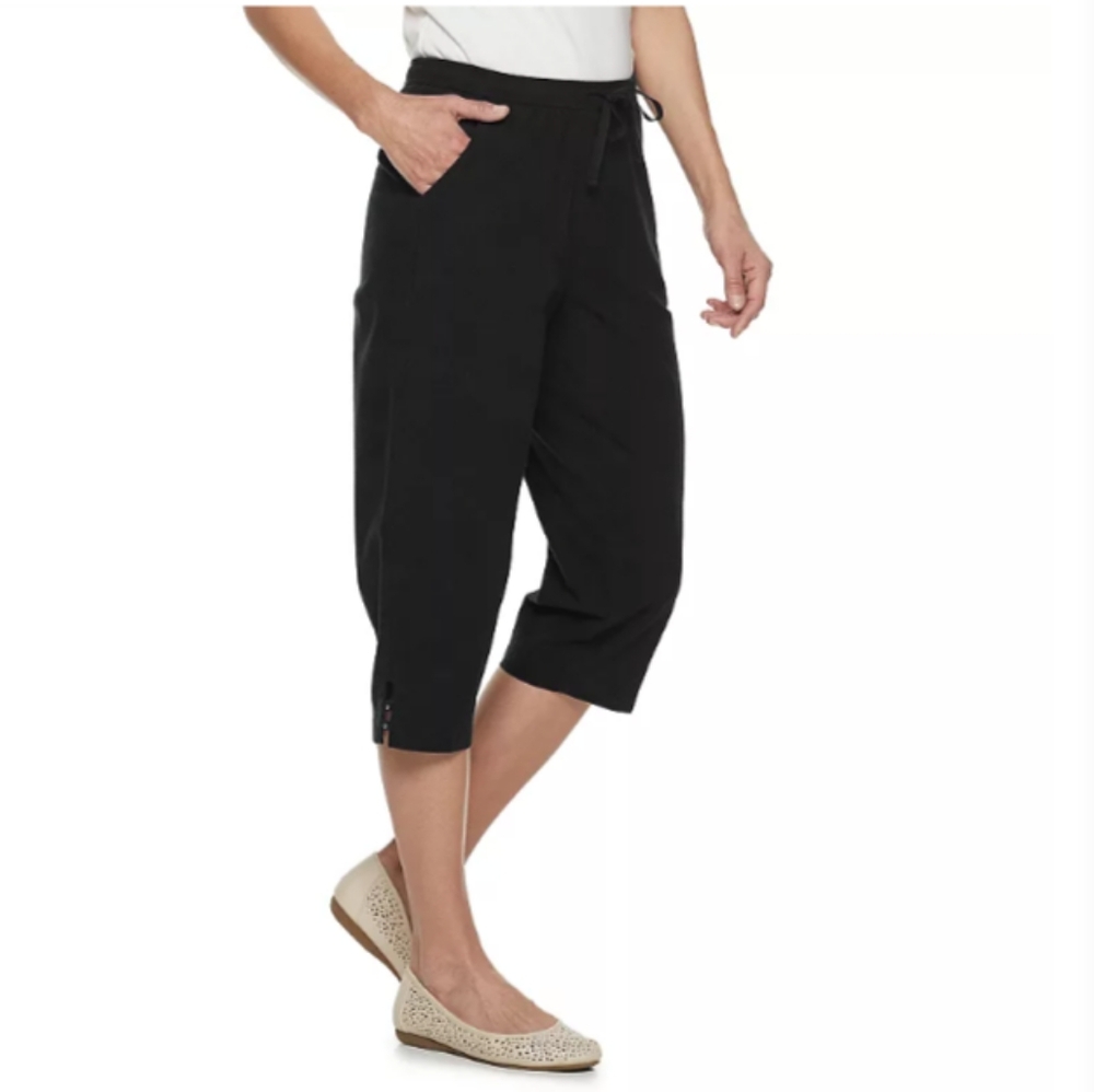 NWT Croft & Barrow Sheeting Capri Mid Rise Side Studs Black Pants
